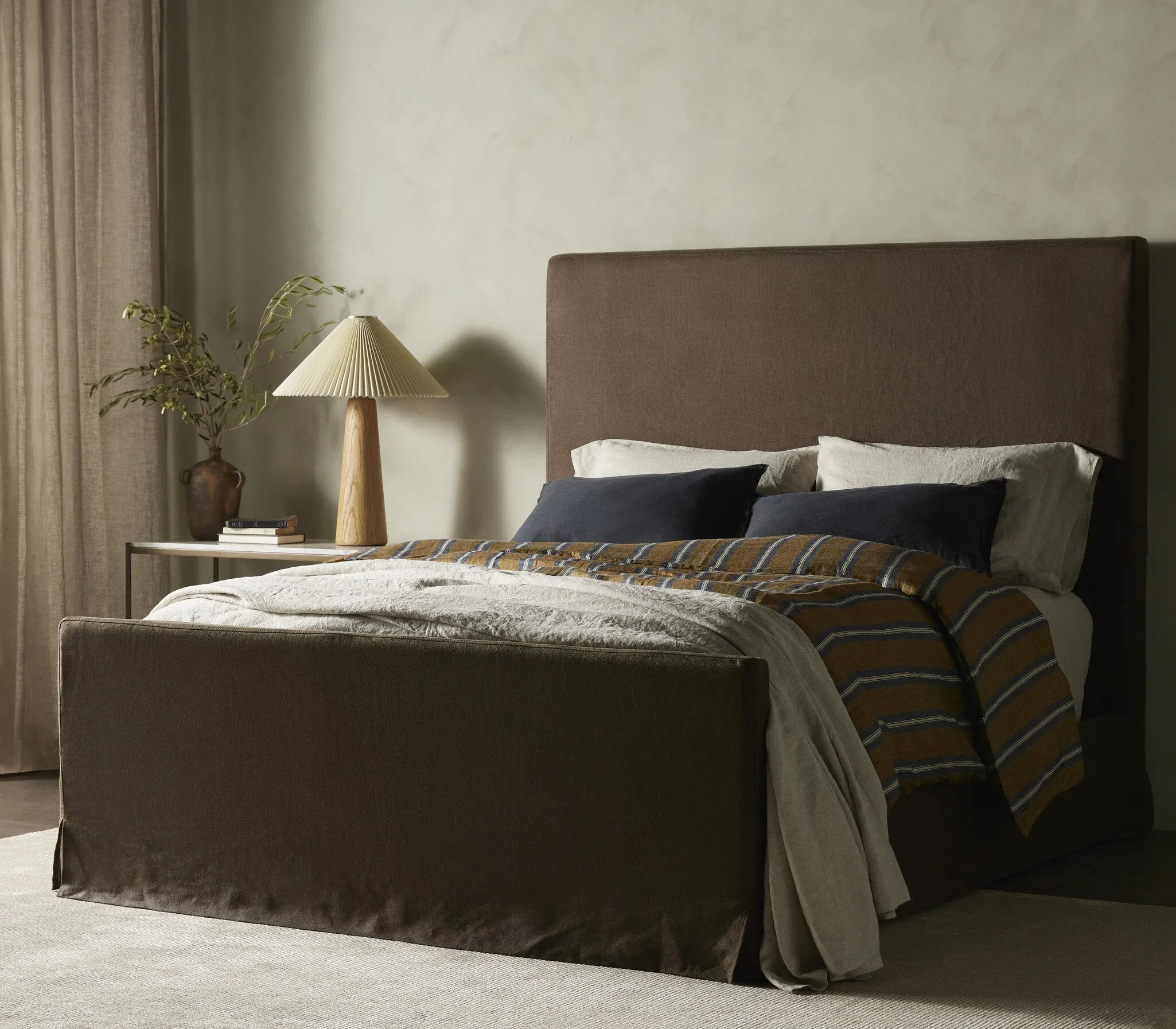 Daphne Slipcover Bed - Coffee