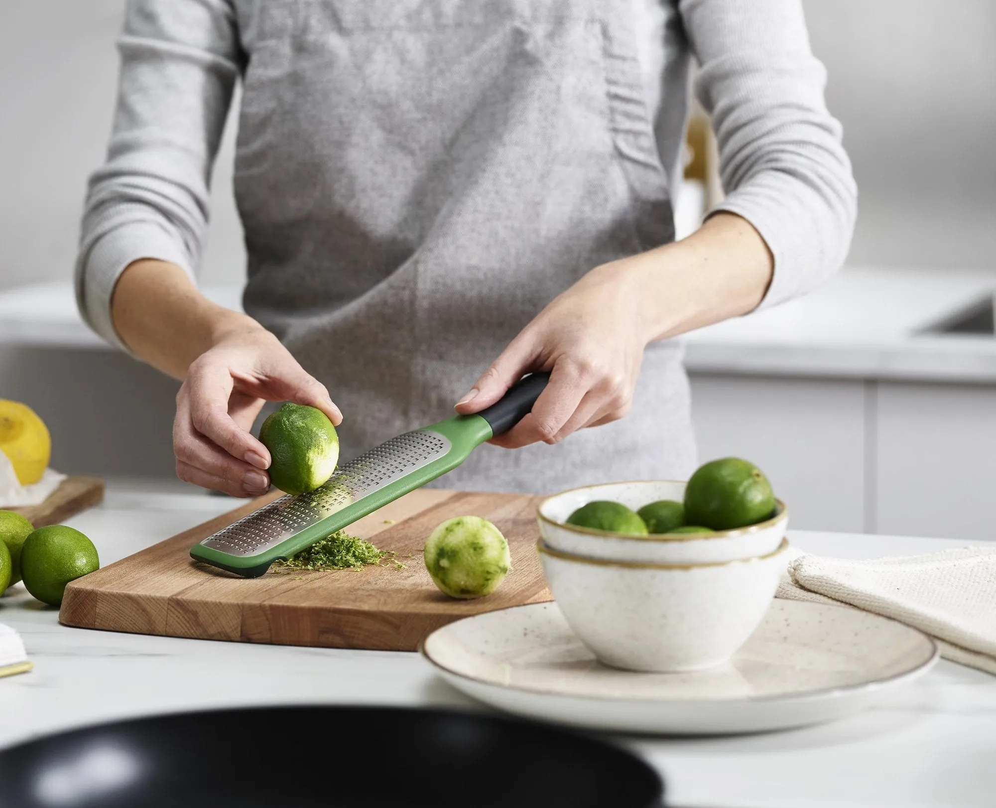 Joseph Joseph Grip Grater Fine Paddle Grater