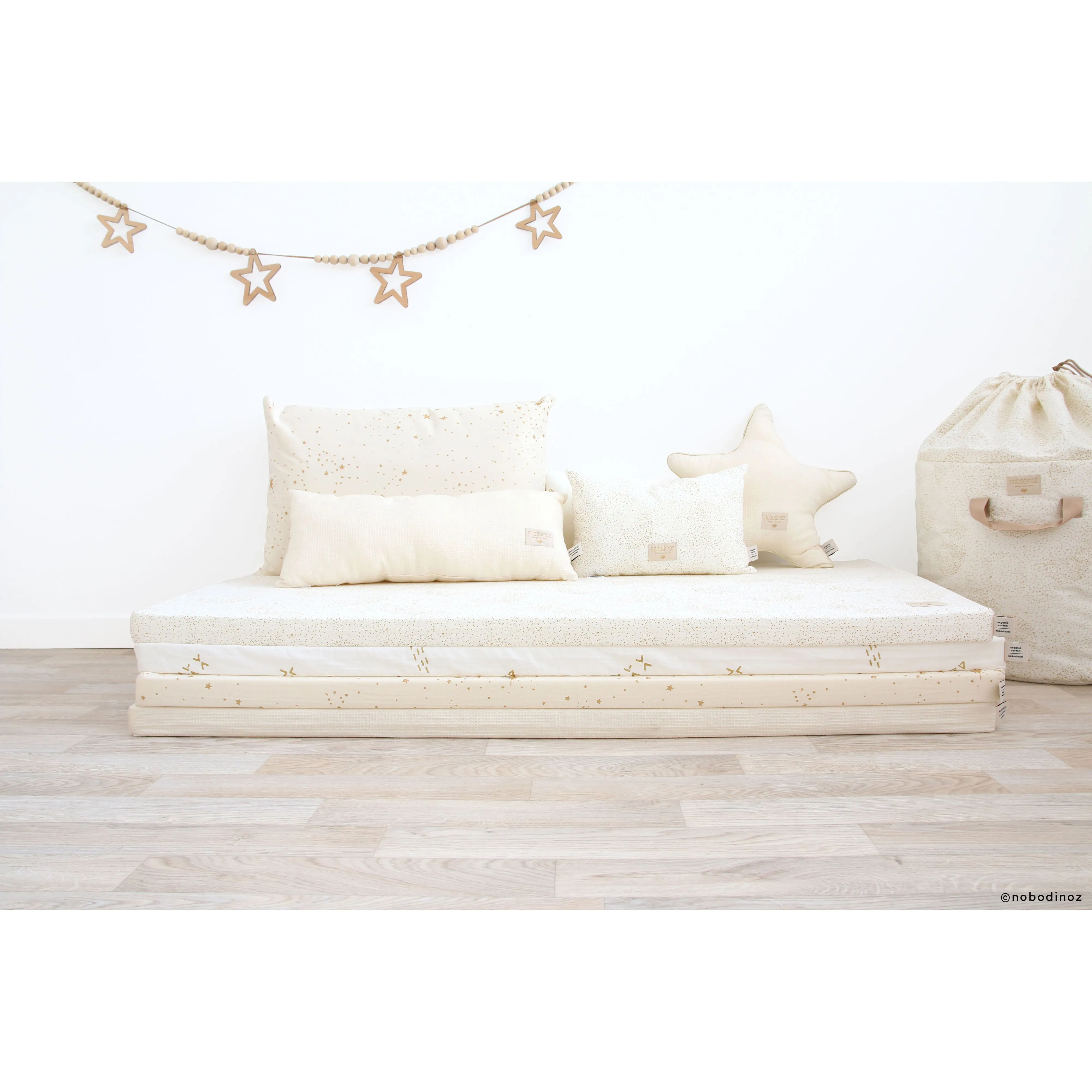 nobodinoz Cushion Laurel Small Gold Stella/Natural