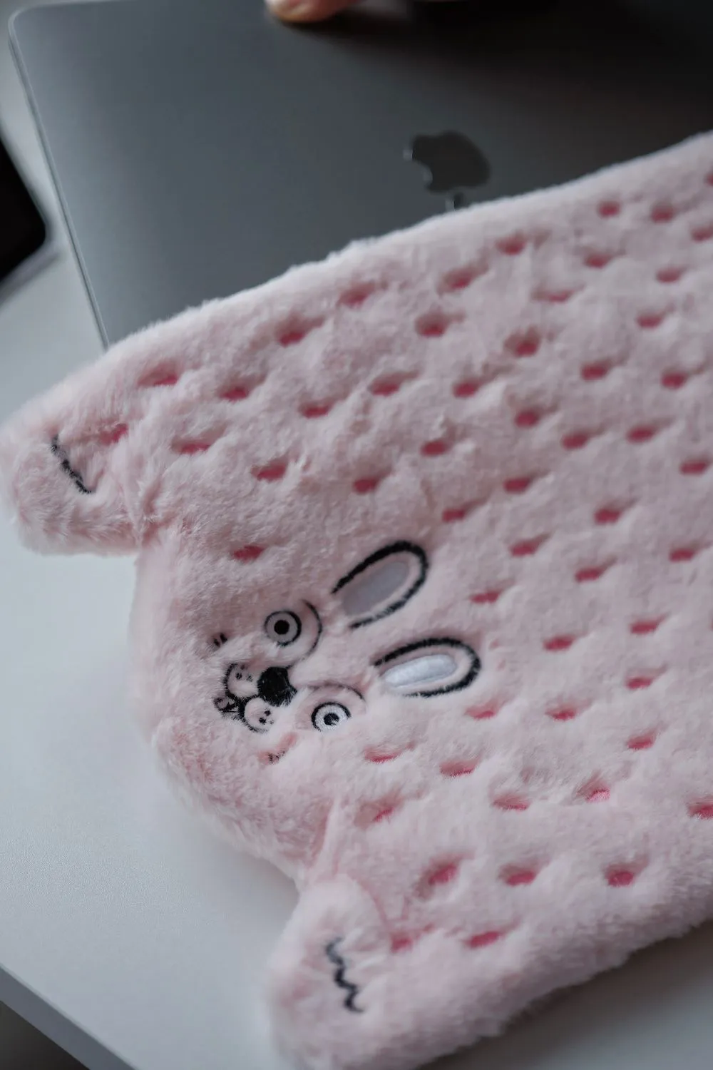 Ruoyu Studio Rabbit-Portable Gadget Organizer iPad Storage Clutch Zipper Bag