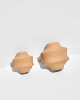 Twist Toss, Tan
