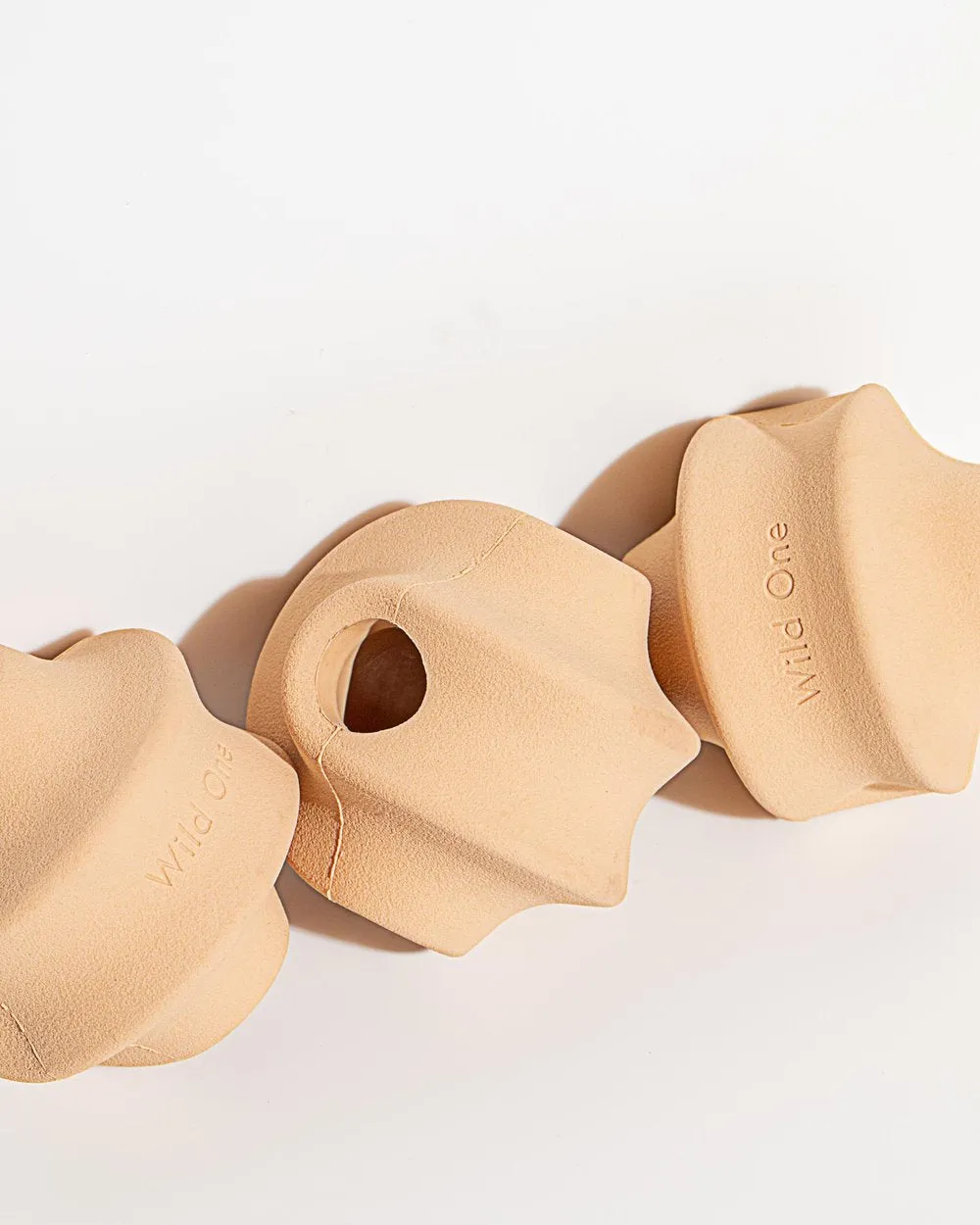 Twist Toss, Tan